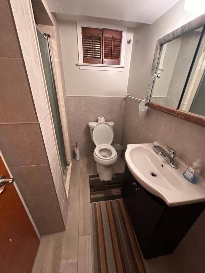 Lovely 2 Bedroom Basement Apartment In Toronto Exteriér fotografie